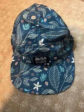 Skida flat brim hat
